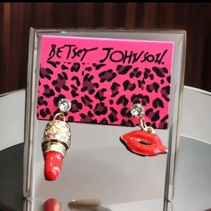 Betsey Johnson Crystal Hot Lips Lipstick Gold Drop Dangle Earrings